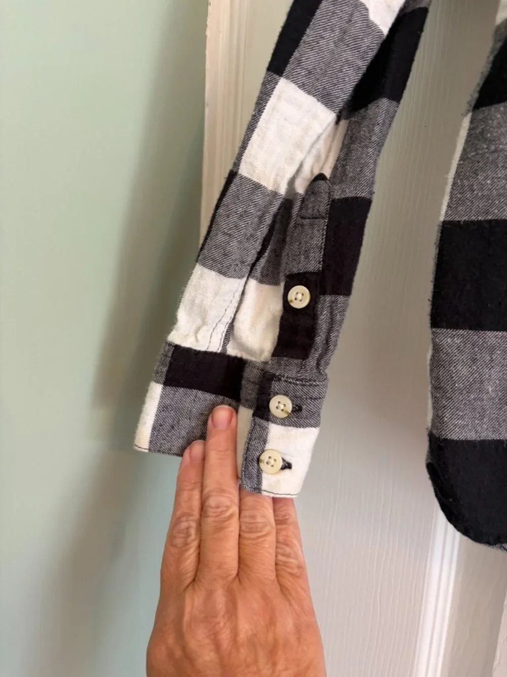 Mossimo Large Flannel Black and White Buffalo Check Shirt